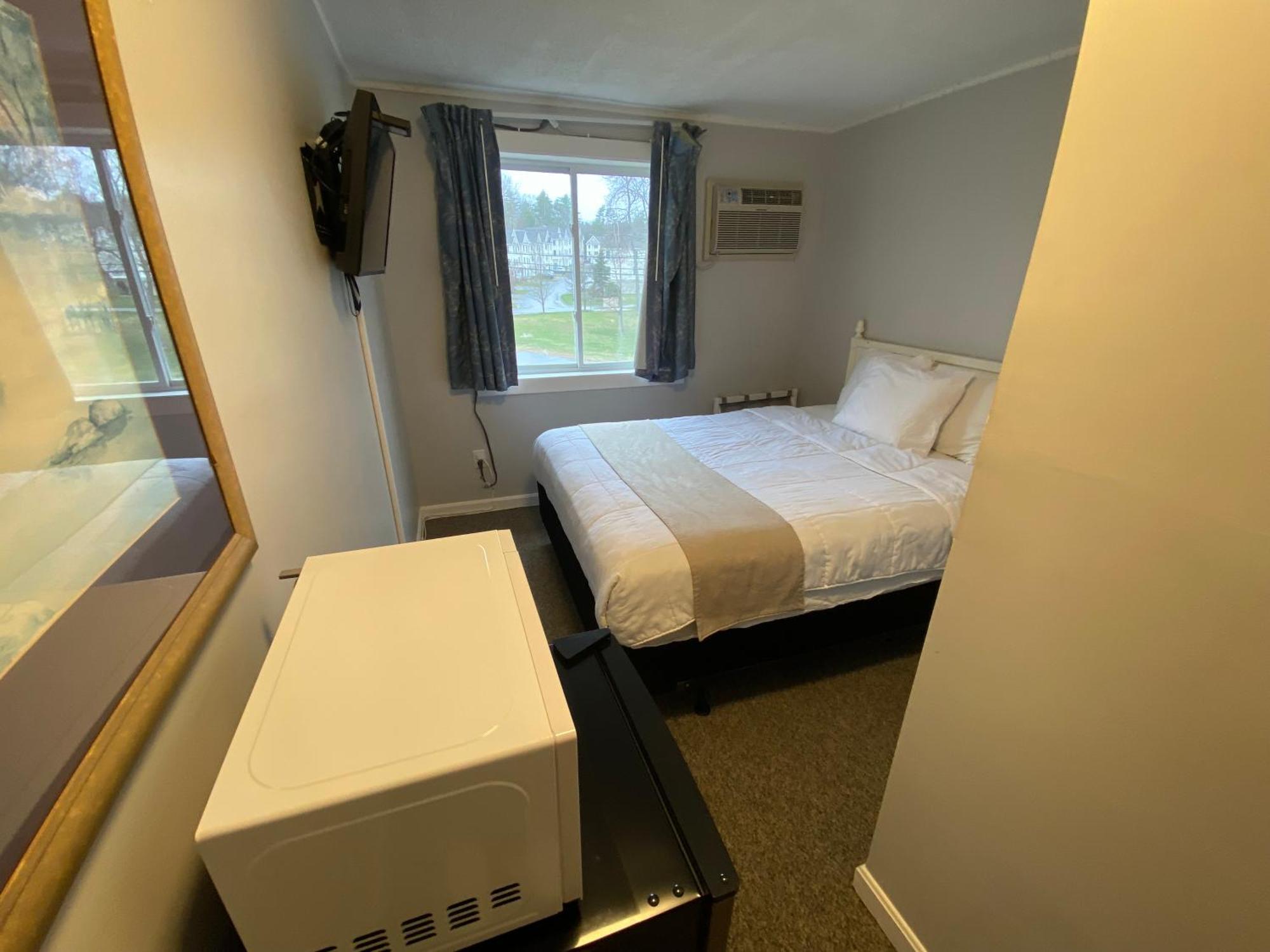 Winnisquam Lake Inn 蒂尔顿 外观 照片