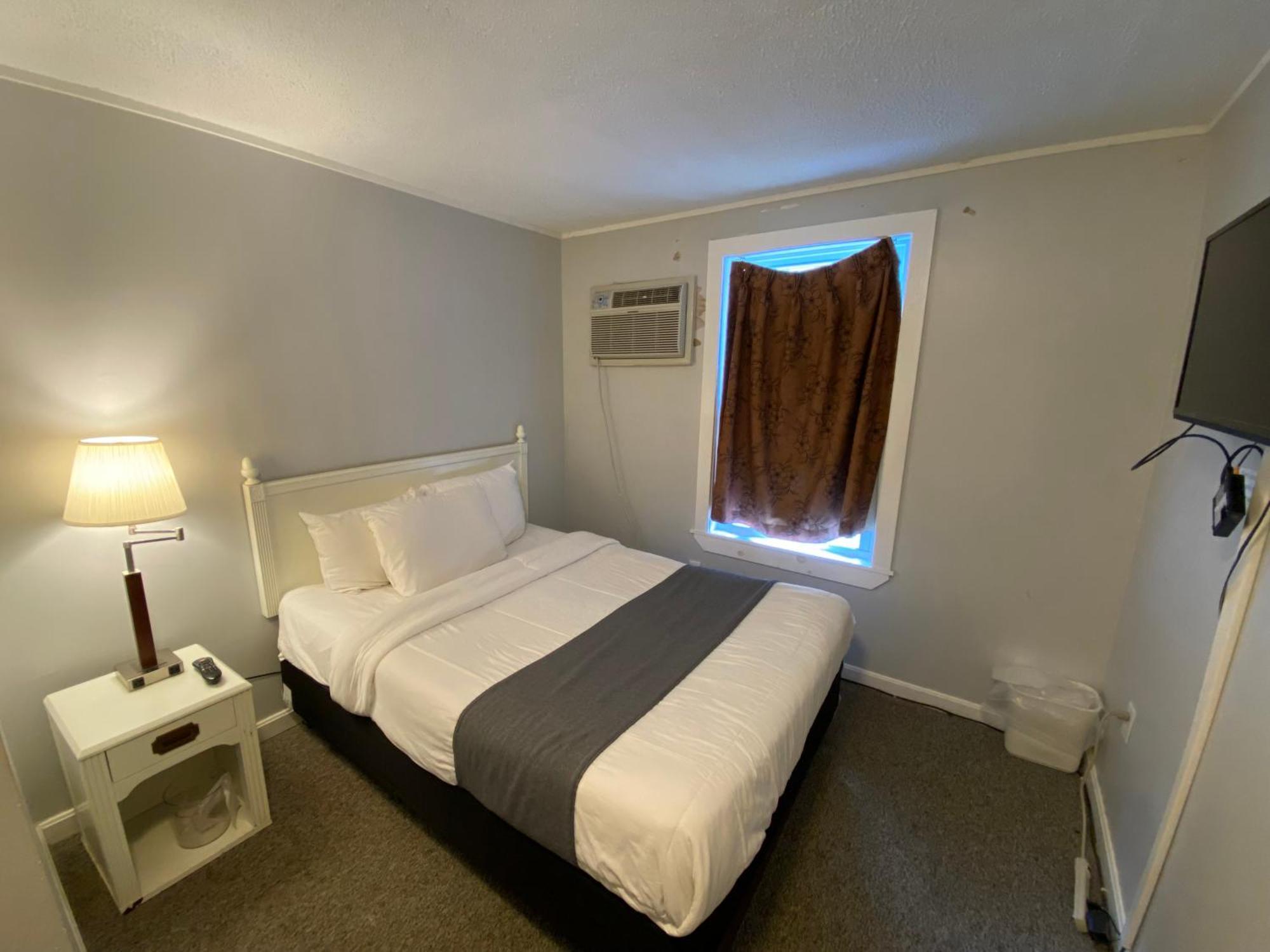 Winnisquam Lake Inn 蒂尔顿 外观 照片