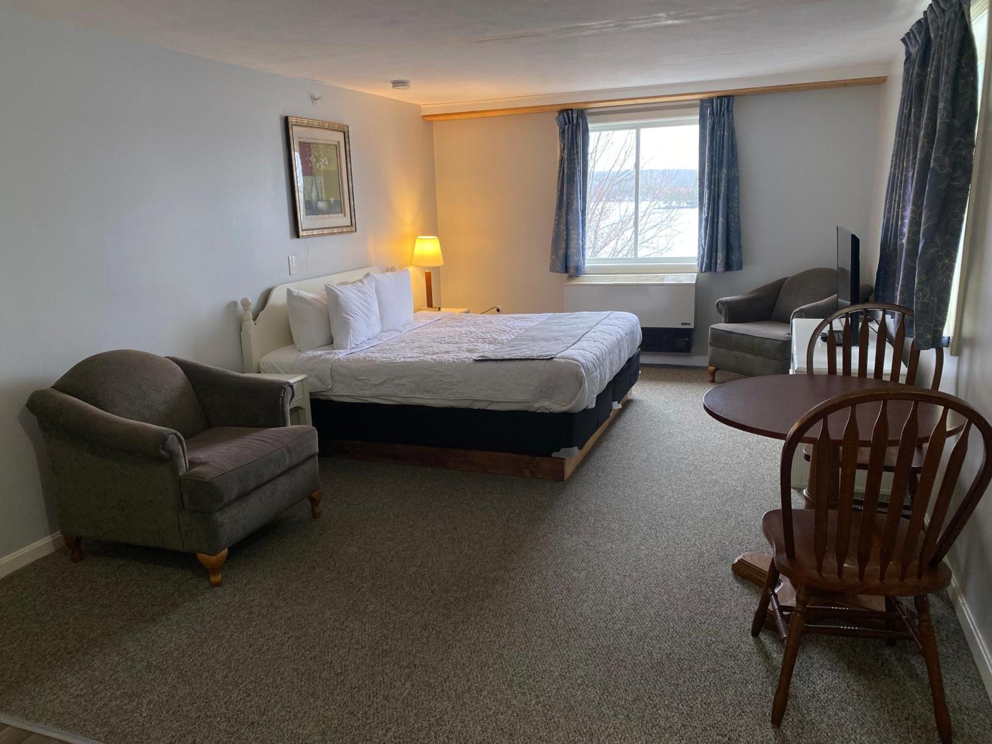 Winnisquam Lake Inn 蒂尔顿 外观 照片