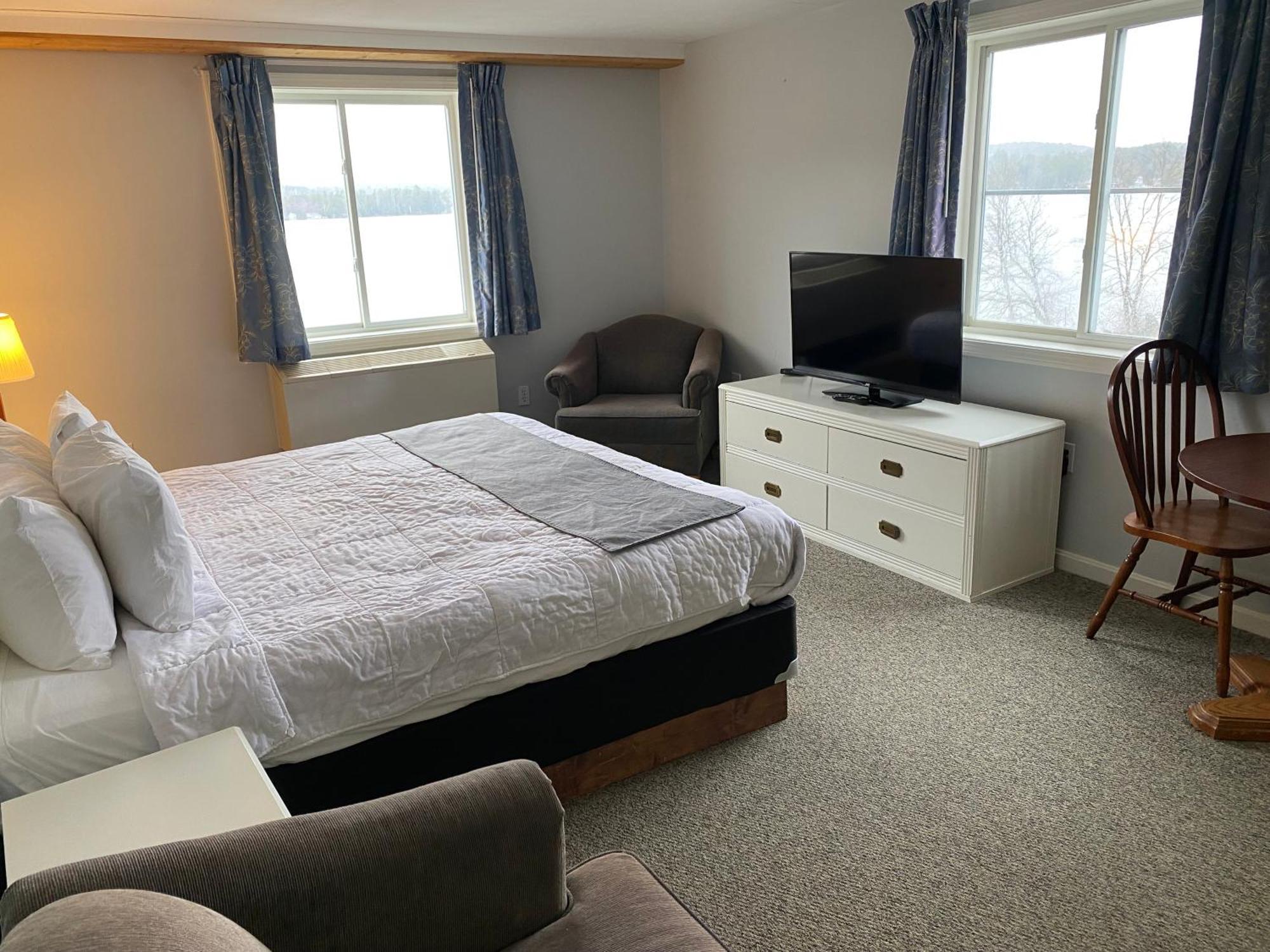 Winnisquam Lake Inn 蒂尔顿 外观 照片