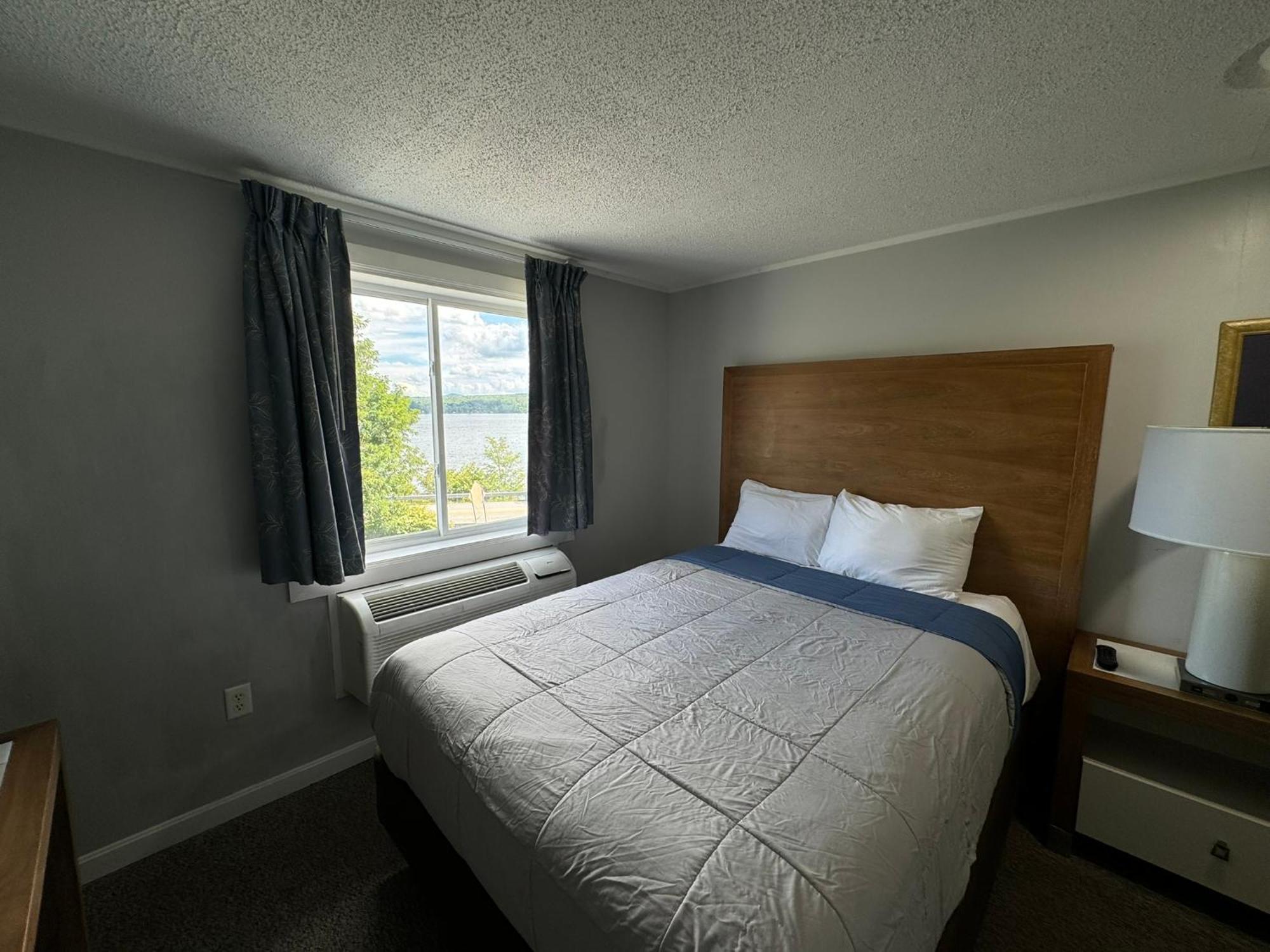 Winnisquam Lake Inn 蒂尔顿 外观 照片