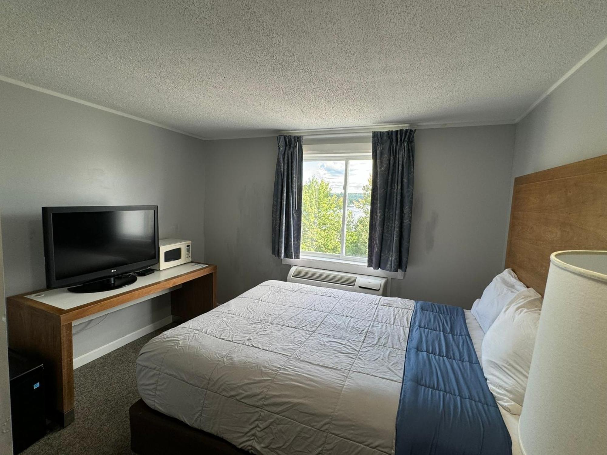 Winnisquam Lake Inn 蒂尔顿 外观 照片