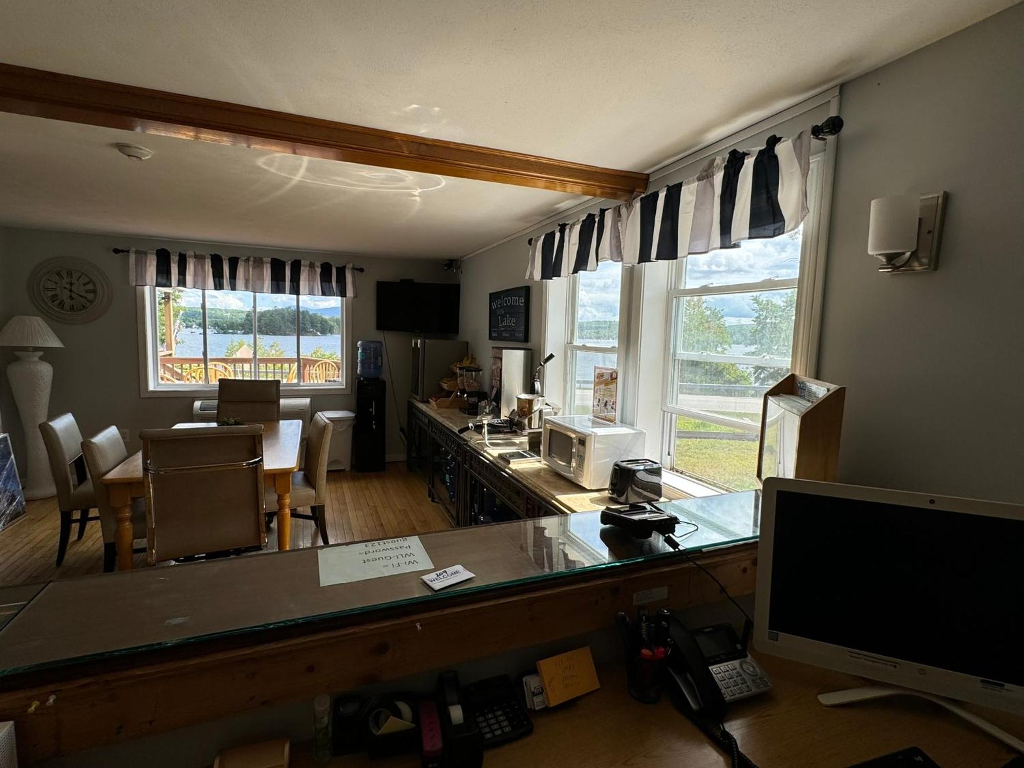 Winnisquam Lake Inn 蒂尔顿 外观 照片