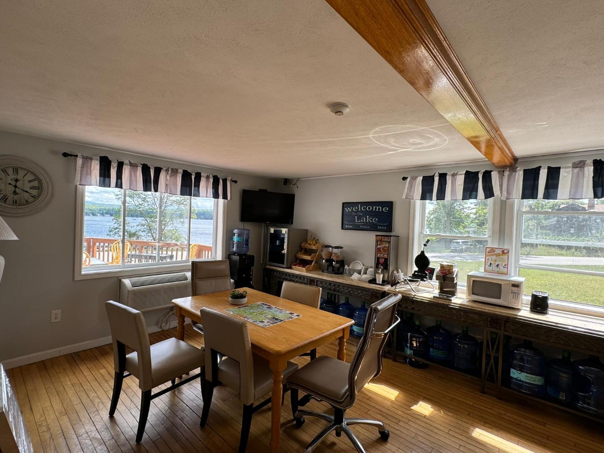 Winnisquam Lake Inn 蒂尔顿 外观 照片