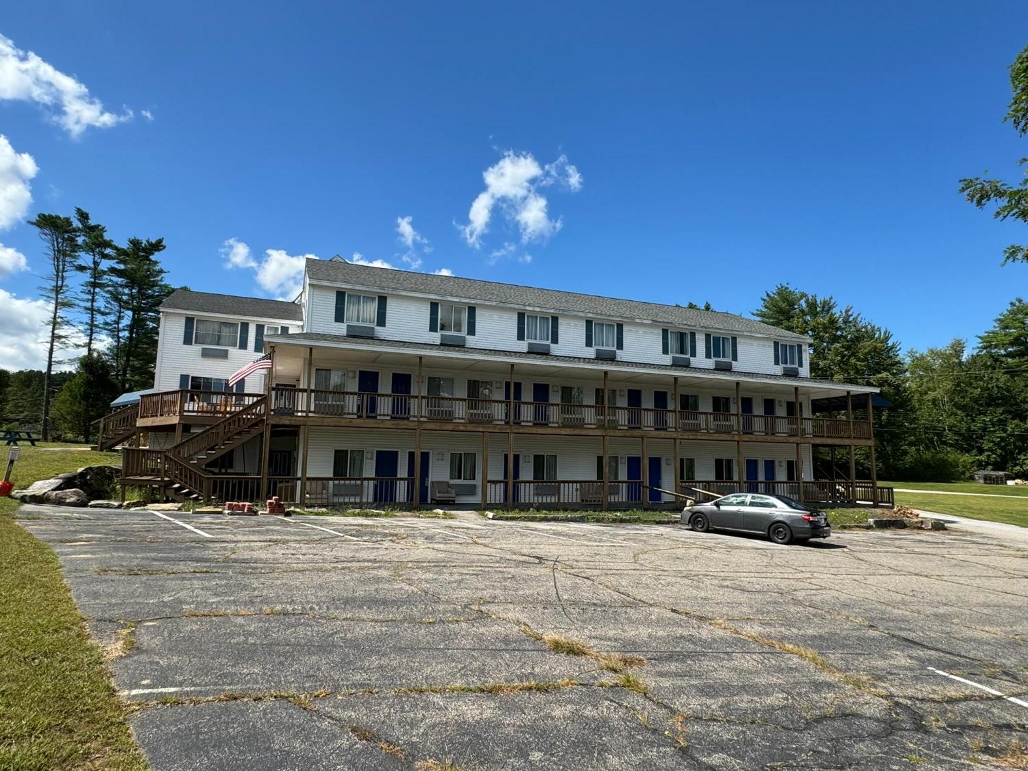 Winnisquam Lake Inn 蒂尔顿 外观 照片